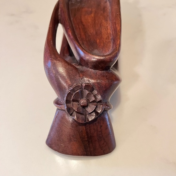Vintage HandCarved Wooden Sculpture + Intricate Details in a unique hand shape - Picture 9 of 13